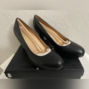 Naturalizer Michelle Classic High Heel Pump in Black Leather - Womens Size 10W